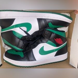 Air Jordan Mid Black/Pine 12